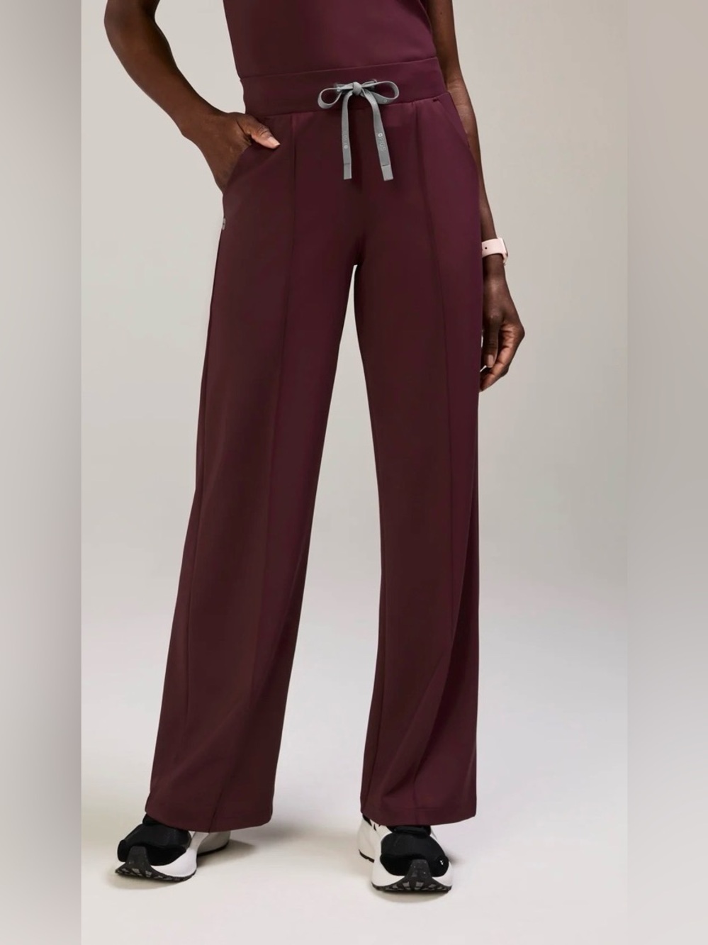 FIGS NWOT High Waisted Salina FORMx Wide Leg Scrub Pants™ Burgundy Size Small